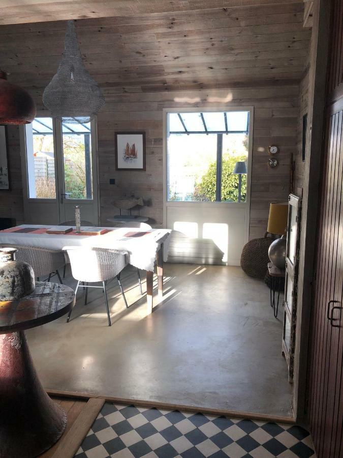 Vila Ker Hazhou Hédé Exteriér fotografie